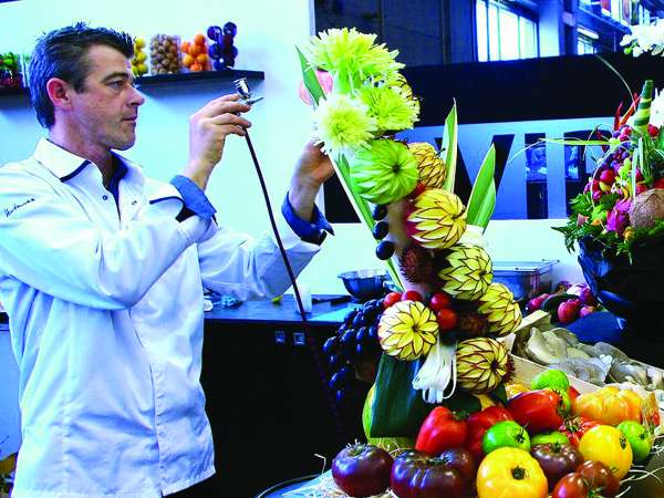 Sculpture sur fruits et légumes 