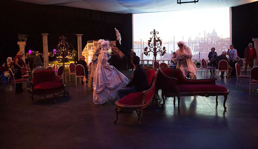 Balade à gondole sur les canaux vénitiens