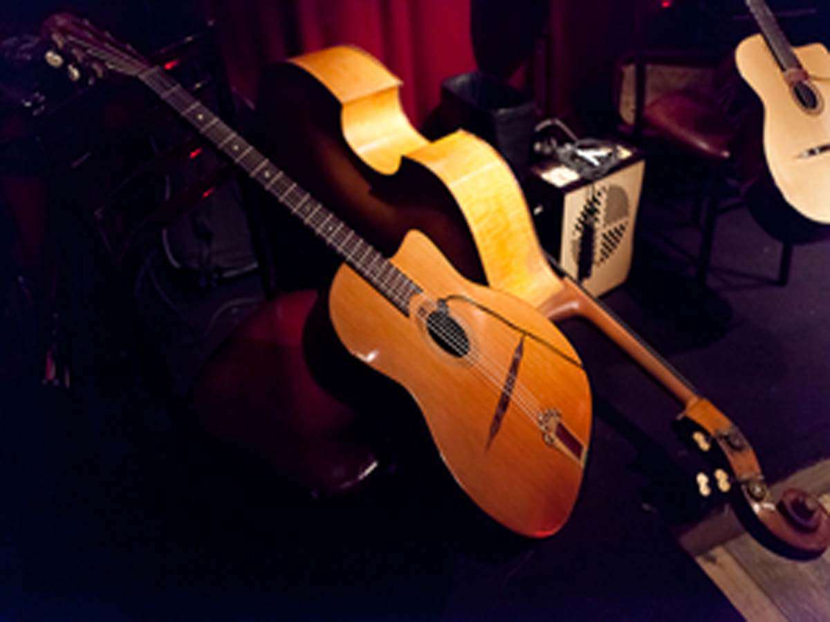 Animation Musicale Jazz Manouche - Animation Evénementielle Jazz Manouche Centre Commercial