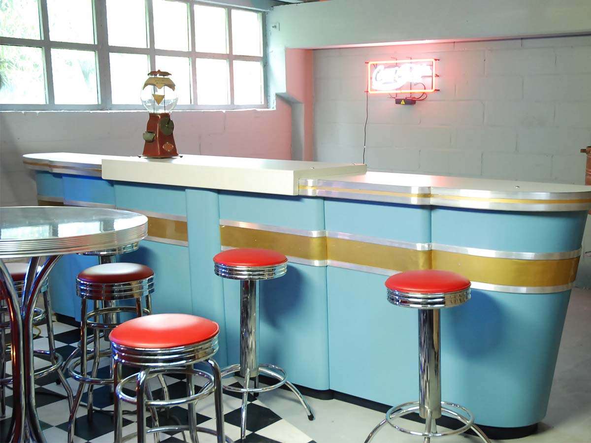 Décoration Evénementielle Années 60 : Location décor Vintage Années 60 pour événements