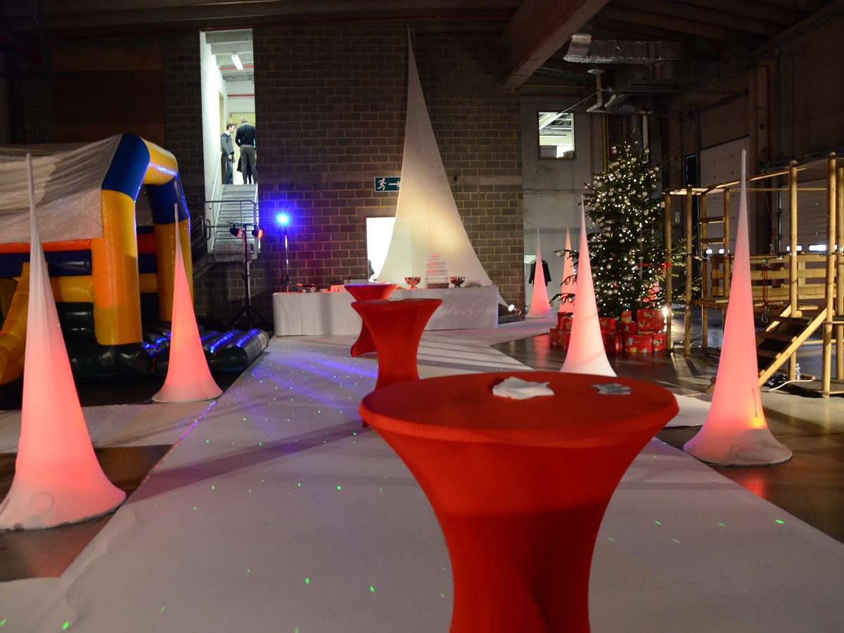 Décoration Evénementielle Arbre de Noël : Location décor Noël pour événements