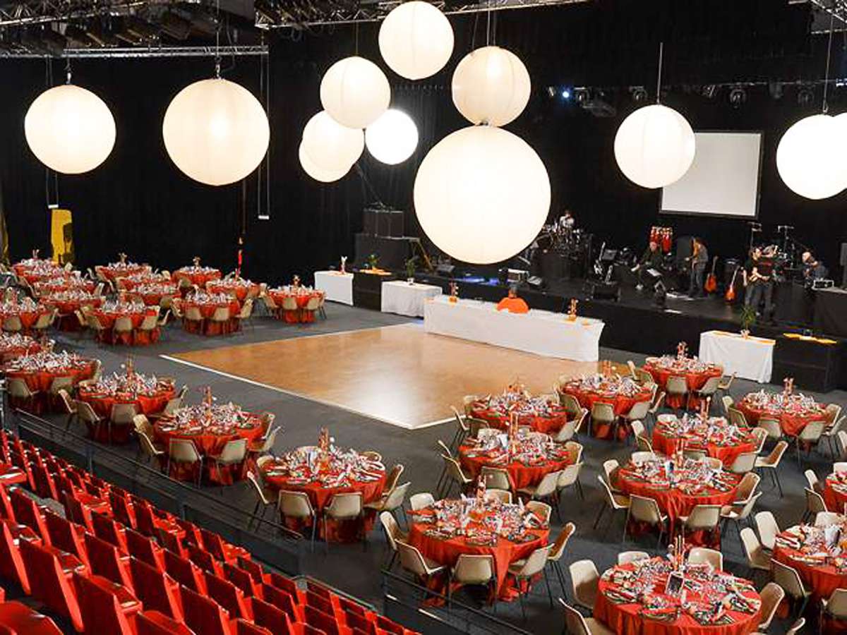 Décoration Evénementielle Ballons Lumineux : Location décor Ballons éclairants pour événements