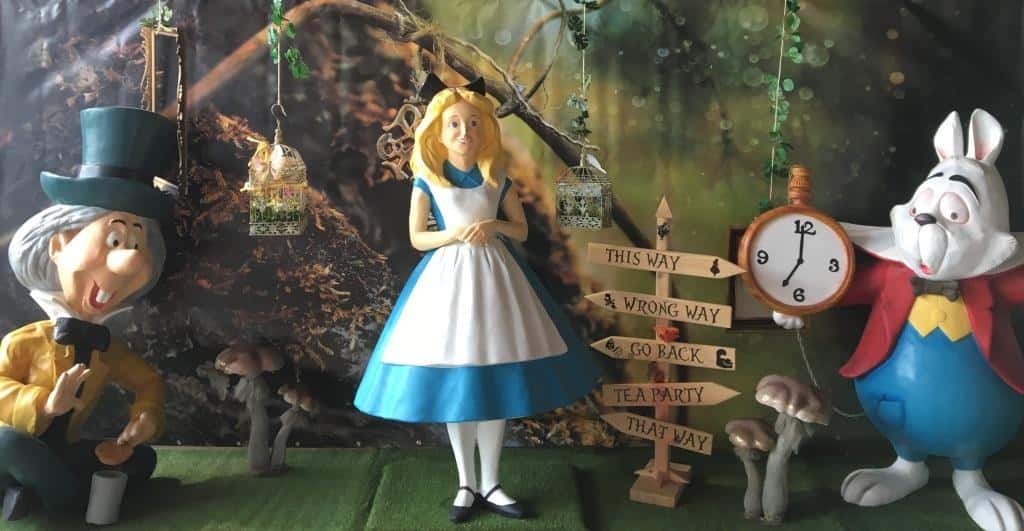 Location de décors  Alice aux Pays des Merveilles