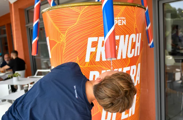 Animation fontaine à boisson géante