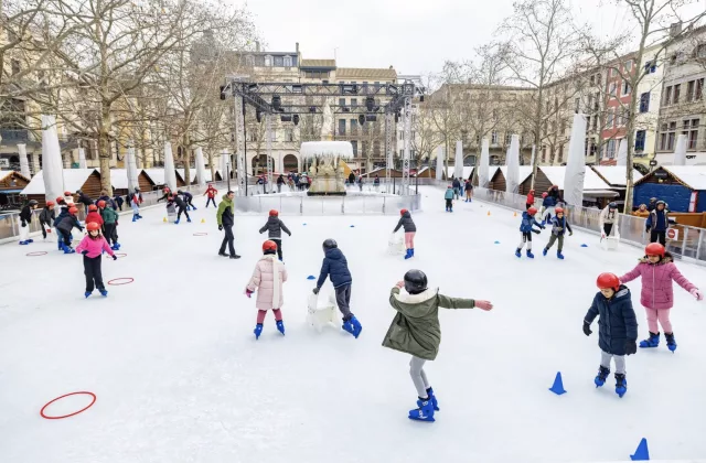 Animation patinoire glace naturelle