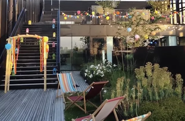 Location décors place de village